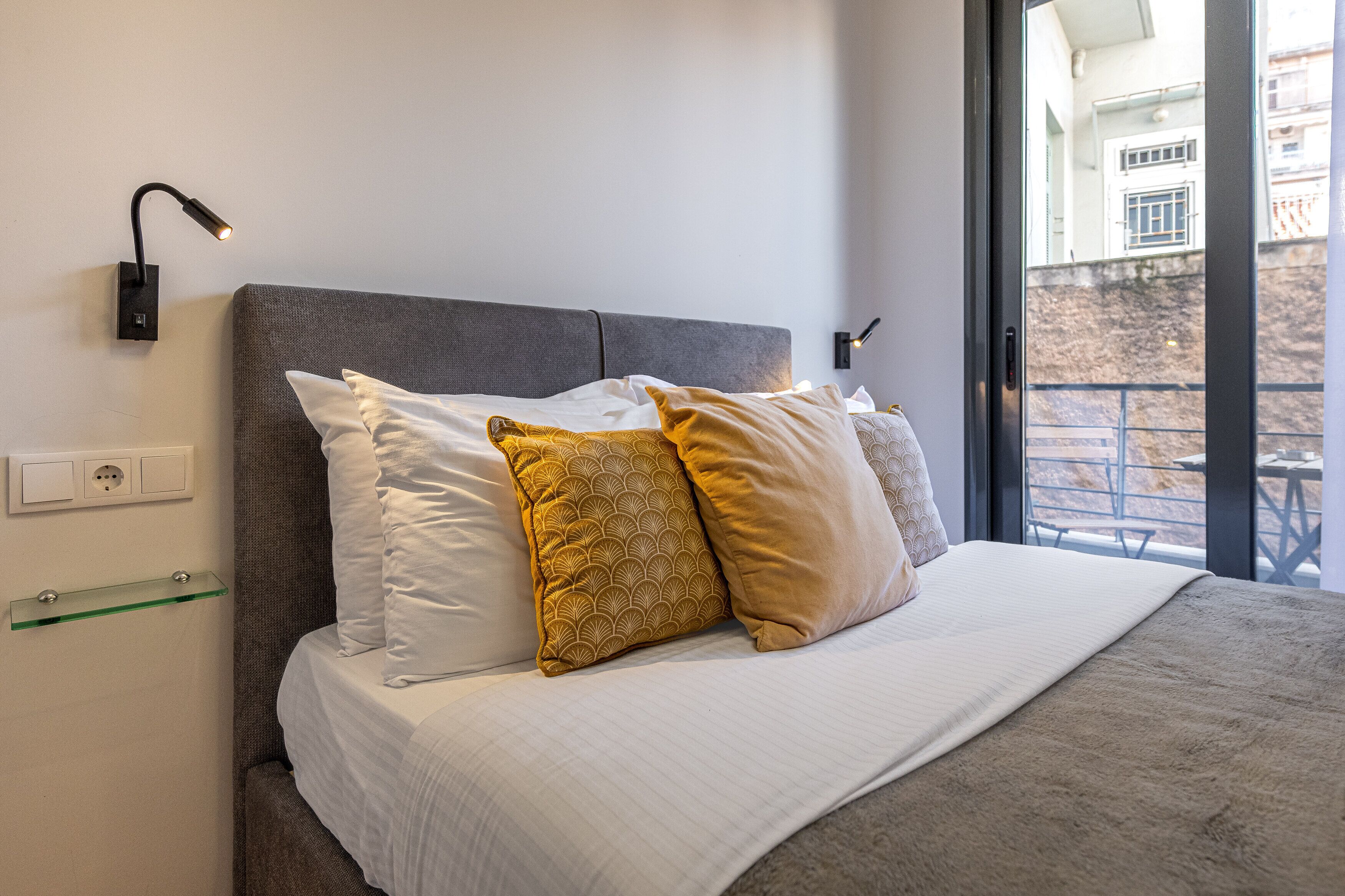 Deluxe Studio | In-room safe, blackout drapes, soundproofing, free WiFi