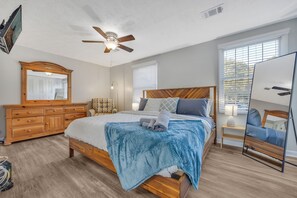 3 slaapkamers, een bureau, een strijkplank/strijkijzer, gratis wifi