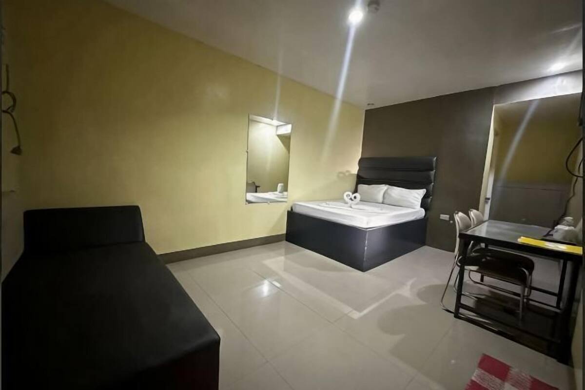 Desk, free WiFi, bed sheets