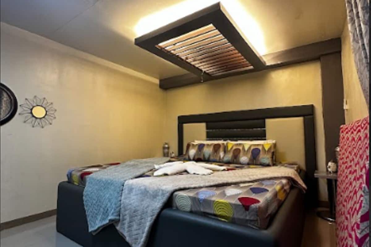 Family Studio Suite | Desk, free WiFi, bed sheets