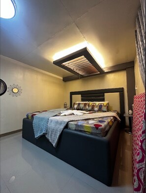 Suite estudio familiar | Escritorio, wifi gratis y ropa de cama 