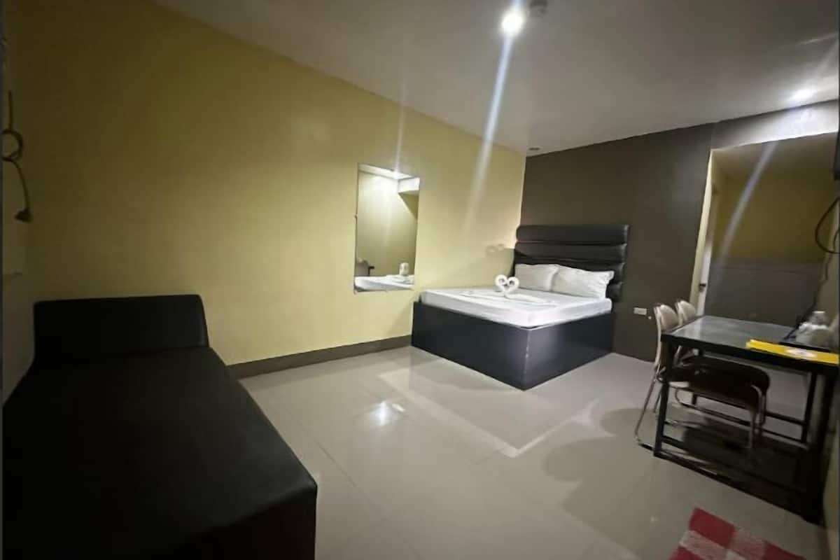 Desk, free WiFi, bed sheets