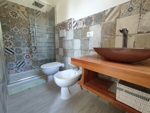 Chambre Classique Double ou avec lits jumeaux | Salle de bain