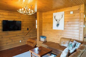 Televisión y oficina 