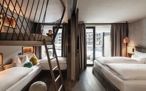 Suite estudio familiar, balcón, vistas al lago | Caja fuerte, wifi gratis, ropa de cama