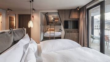 Family Studio Suite, Balcony, Lake View | In-room safe, free WiFi, bed sheets