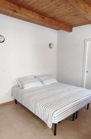 3 slaapkamers, een bureau, een strijkplank/strijkijzer, gratis wifi
