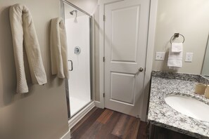 Bathtub, towels