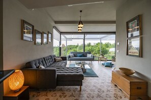 Fireplace - Private Villa with A/C, private pool, WIFI, TV, patio, pets allowed, panoramic view, close to Alba (San Grato)