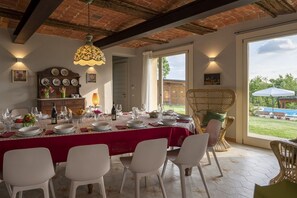 Dining - Private Villa with A/C, private pool, WIFI, TV, patio, pets allowed, panoramic view, close to Alba (San Grato)