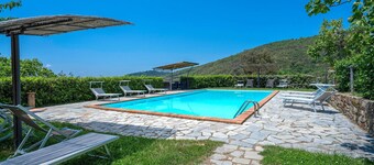 Fantastisk privat feriebolig med privat pool, WIFI, gårdhave, kæledyr tilladt og panorama udsigt