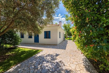 Main entrance to Blu Gem Villa