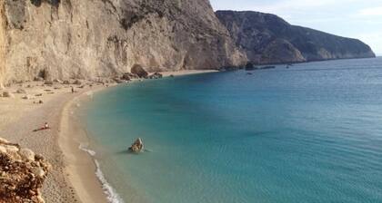 Blue Gem Villa, in the heart of Lefkas town!