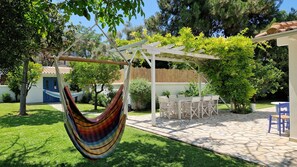 Outdoor dining - Blue Gem Villa, in the heart of Lefkas town! (Lefkada)