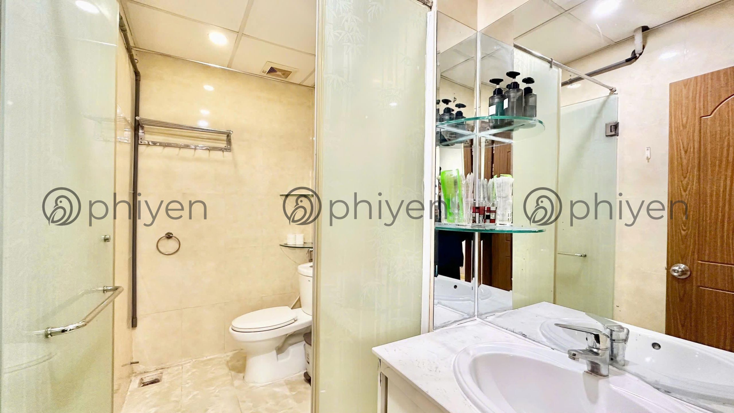 Deluxe Apartment | Bathroom