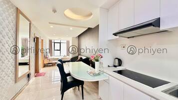 Deluxe Apartment | Living area