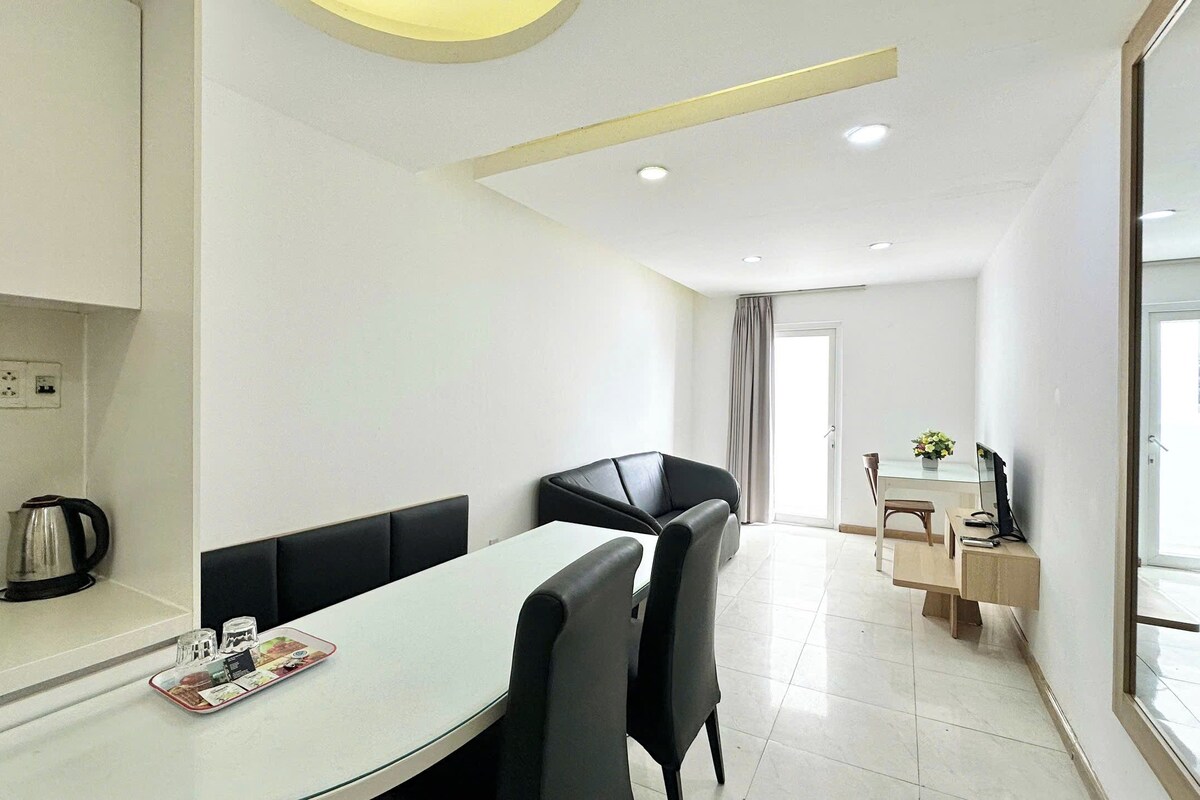 Basic Apartment, City View | Desk, free WiFi, bed sheets