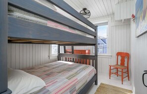 3 soverom, reiseseng for barn og wi-fi