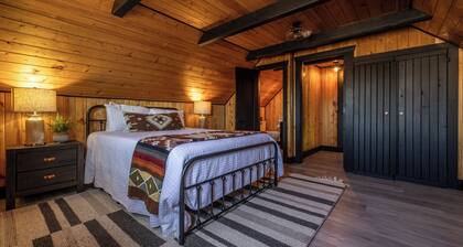 Cedar Mountain Retreat- mountain modern getaway, newly added hot tub and fire pit!