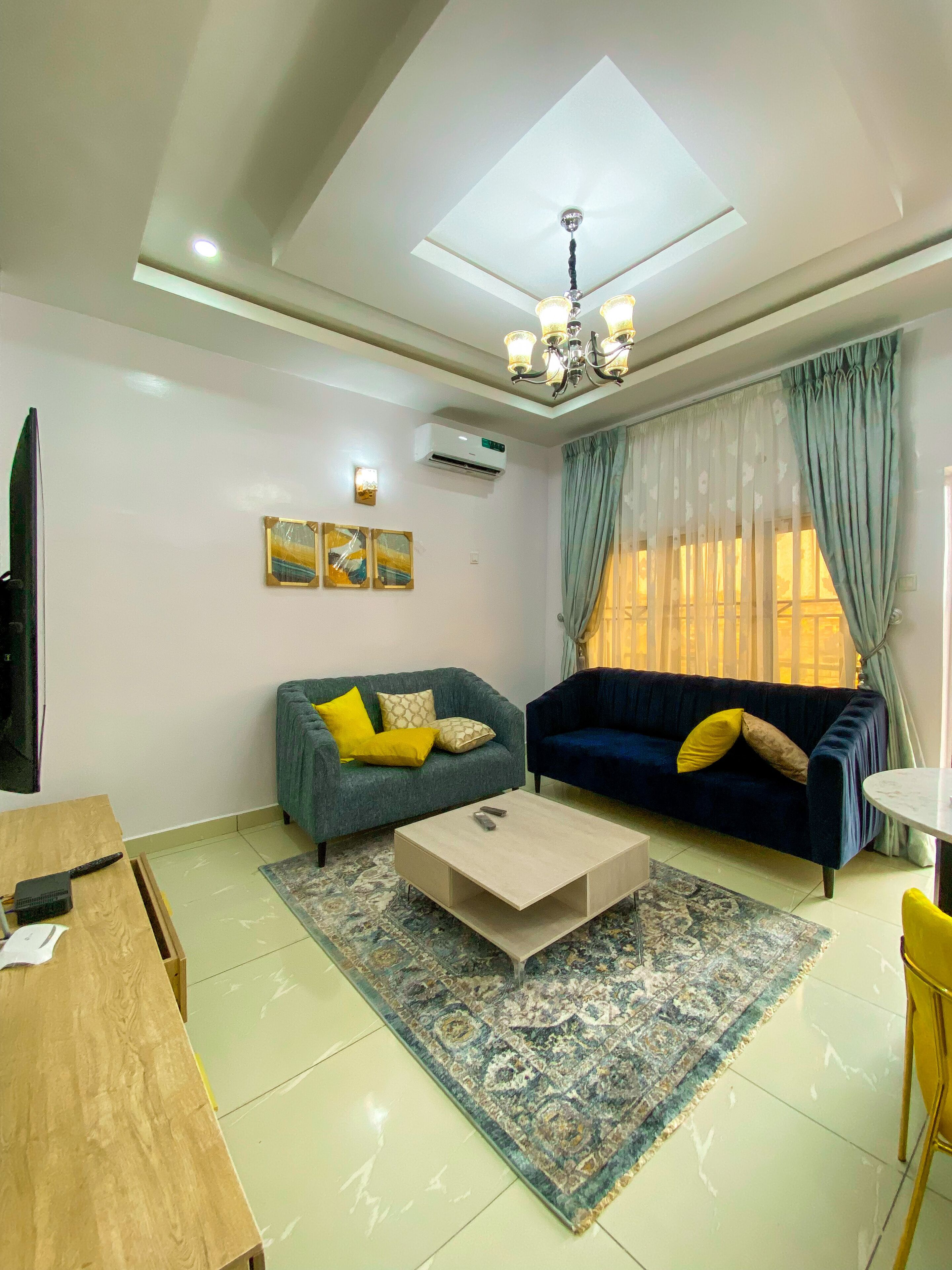 Smart TV, video games, table tennis, stereo