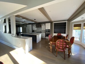 Dining - Spacious  renovated beach house in quiet neighborhood. Walking distance to beach (Margate City)