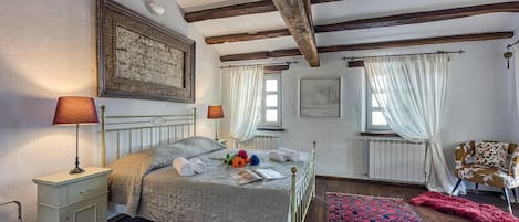 Luxury Villa, Multiple Bedrooms (Villa Amyra With Pool)