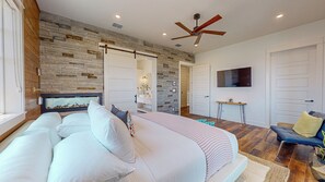 5 bedrooms, WiFi, bed sheets - Ocean Front Beach House, Hot Tub, Golf Cart Boardwalk to Beach, Resort Pools (Port Aransas)