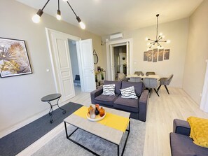 Living area - Podmaniczky Deluxe Apartment (Budapest)
