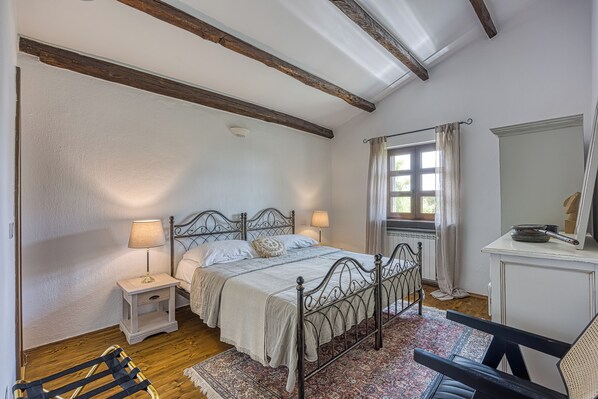 4 bedrooms, free WiFi, bed sheets - Villa Aryana With Pool (Sveti Lovrec)