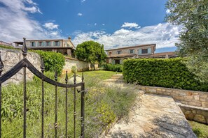 Property grounds - Villa Aryana With Pool (Sveti Lovrec)