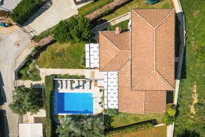 Lyxvilla - flera sovrum (Villa Aryana With Pool) | Exteriör