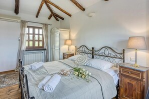 4 bedrooms, free WiFi, bed sheets - Villa Aryana With Pool (Sveti Lovrec)