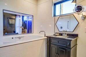 House, Multiple Beds, Kitchen, Garden View (Adina - Whole House) | Bathroom | Hair dryer, towels, toilet paper - 7 Private Suites Sleeps 25 Walkable to DT! (Austin)