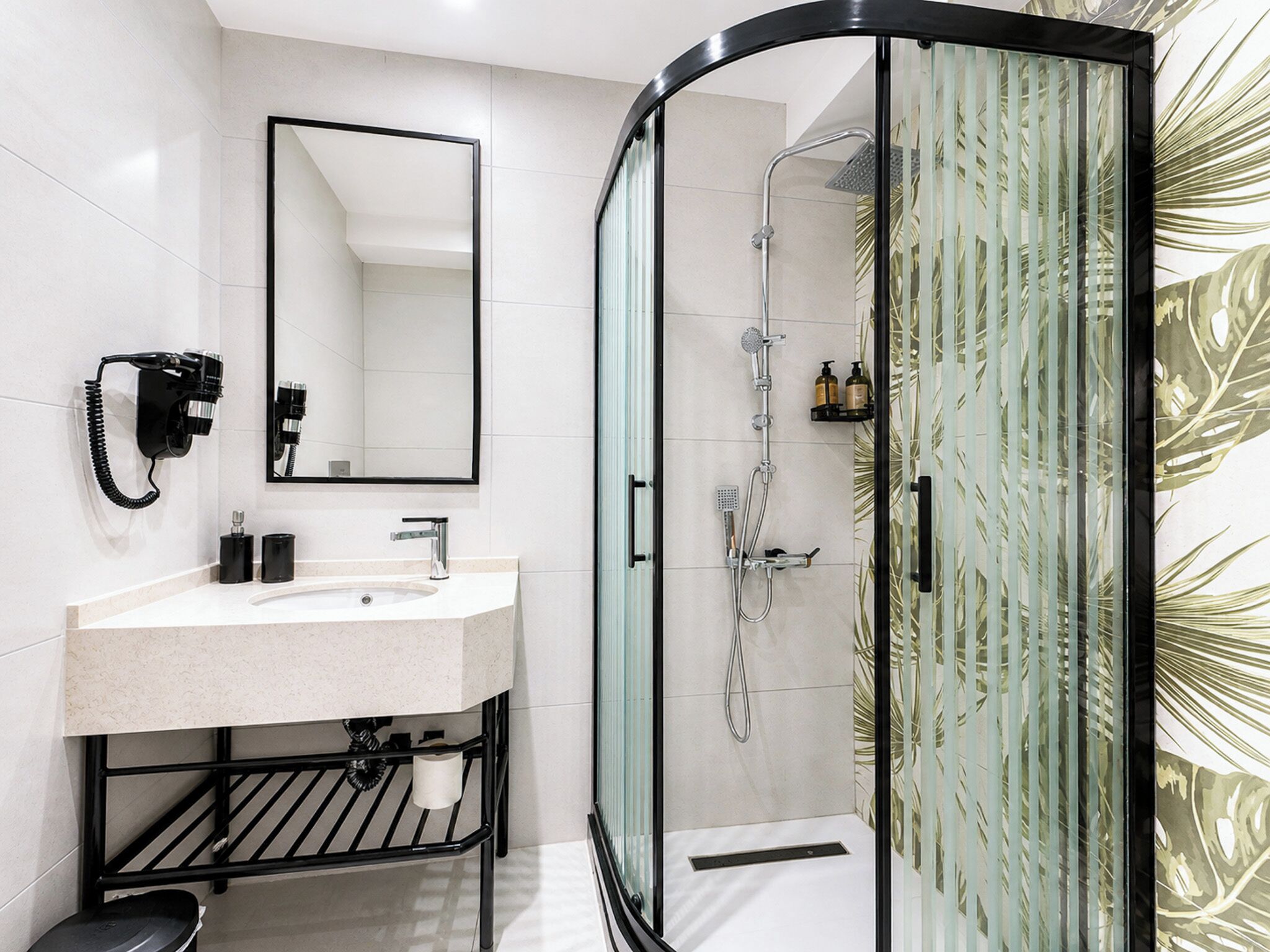 Deluxe Suite, Multiple Bedrooms, Balcony | Premium bedding, pillowtop beds, minibar, in-room safe