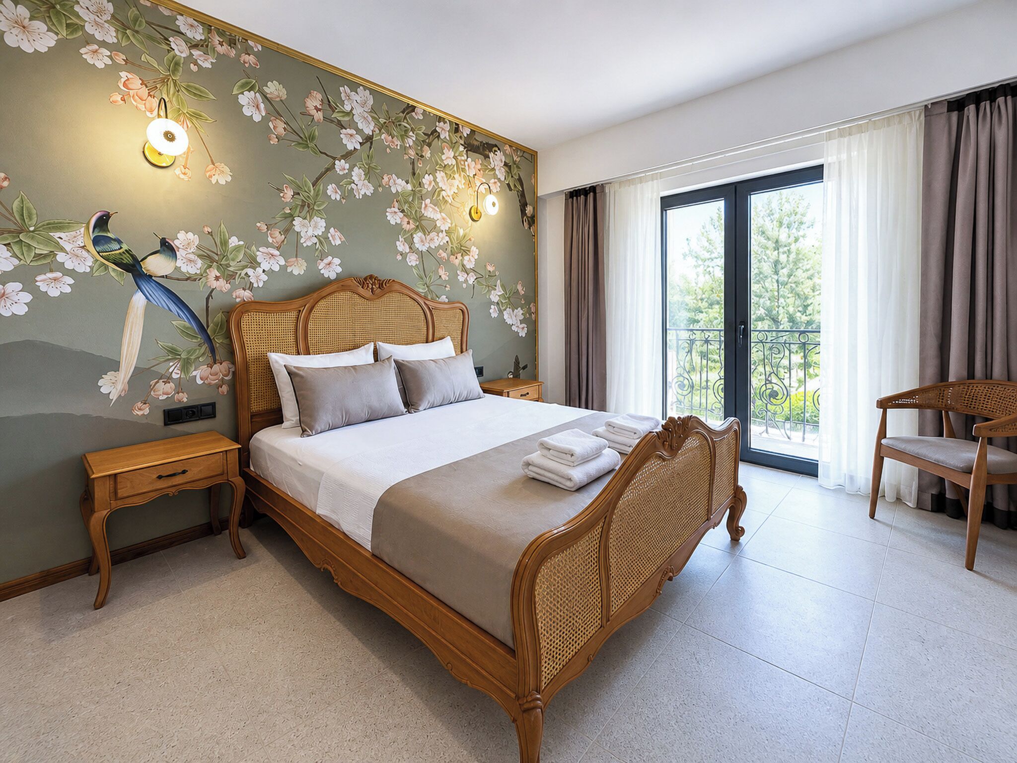 Suite Deluxe, varias habitaciones, balcón | Ropa de cama de alta calidad, camas con pillow-top y minibar 