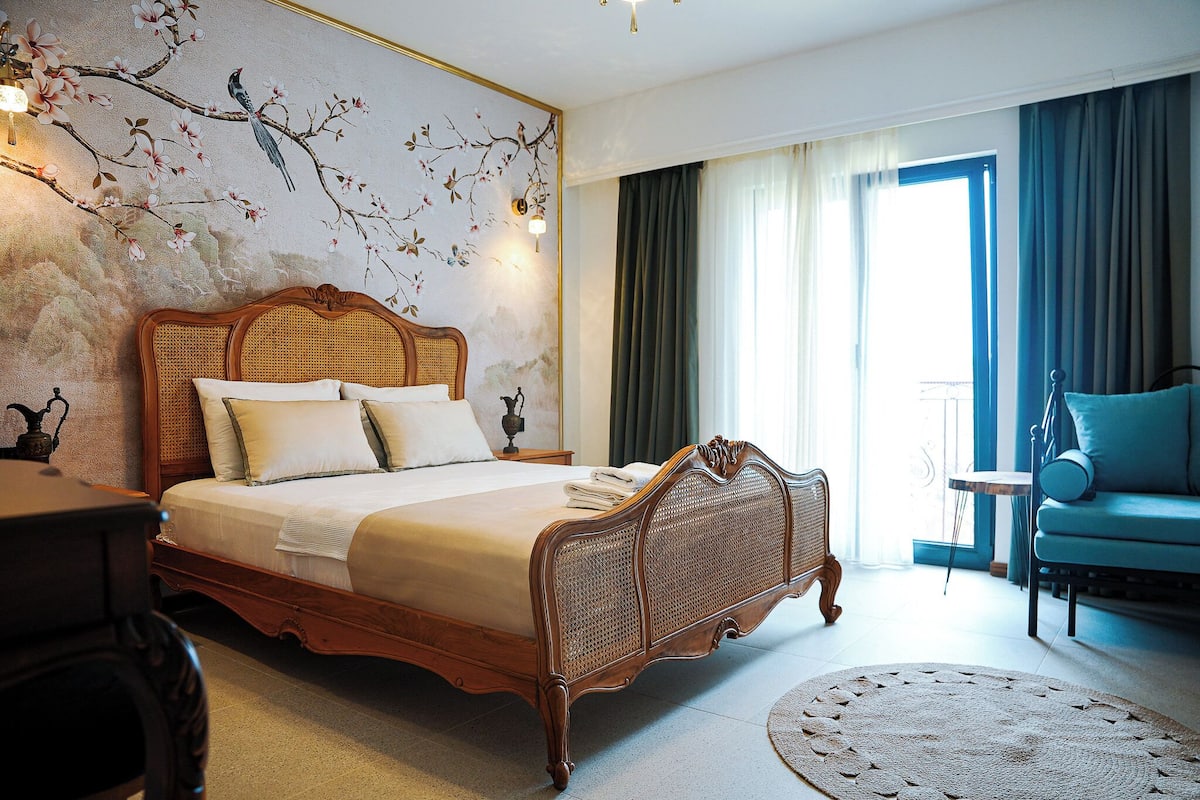 Habitación Deluxe doble | Ropa de cama de alta calidad, colchones con acolchado adicional, minibar