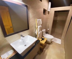 مستلزمات للعناية الشخصية صديقة للبيئة، خف للقدمين