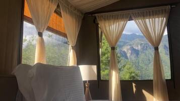 Deluxe-Einzelzimmer | Zimmersafe, Schreibtisch, Verdunkelungsvorhänge, schallisolierte Zimmer