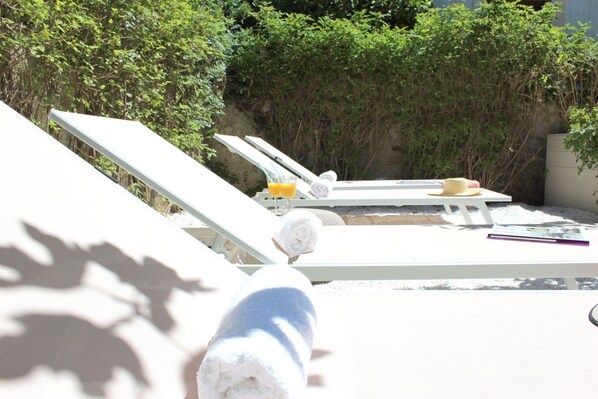 Property grounds - Beautiful apartment in Glyfada Ground Floor (Glifada)