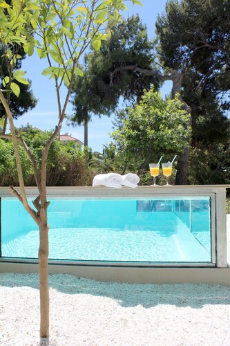 Beautiful Apartment in Glyfada Ground Floor