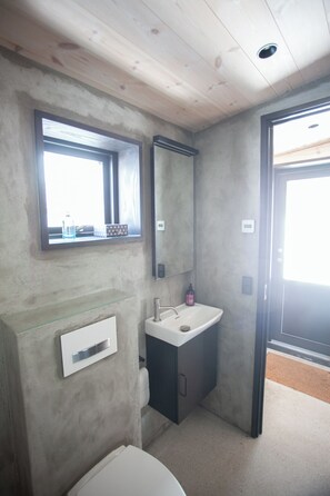 House | Bathroom