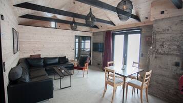 House | Living room | 30-inch flat-screen TV with satellite channels, heated floors