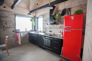 Refrigerador, horno, placa de cocina, cafetera/tetera