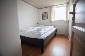 Apartment | 1 bedroom, individually decorated, individually furnished, desk