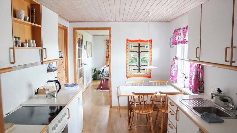 4 Br House / Capital / Cheerful /Nature