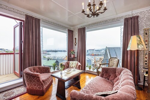 Downtown - Retro Decor - Stunning Views - Terrace