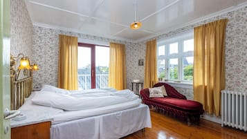 Apartment | 2 bedrooms, individually decorated, individually furnished