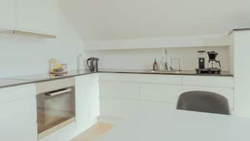 House | Private kitchen | Full-sized fridge, oven, stovetop, dishwasher