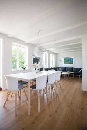 House | Dining room - Luxurious House In Downtown Tórshavn (Tórshavn)