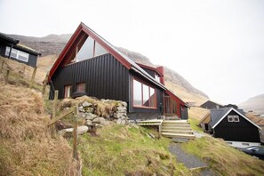 Front of property - Idyllic Vacation Home With A Breathtaking View (Bøur)